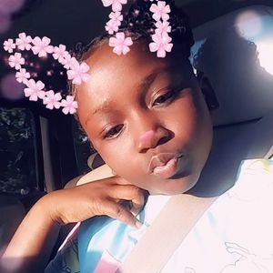 Meet your Posher, Antonia